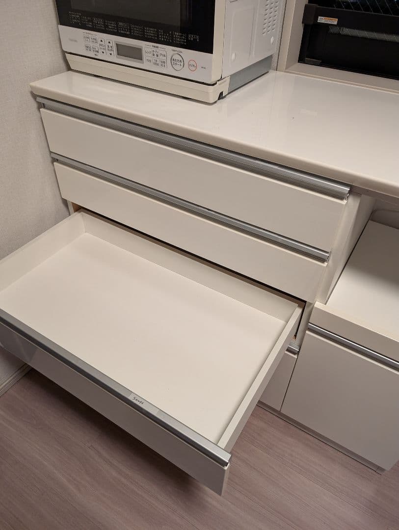 ニトリ　ホワイト キッチン収納 食器棚