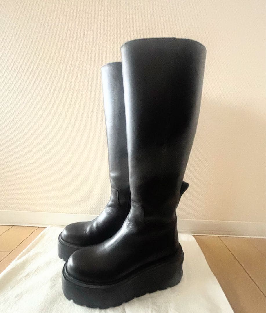 ヴァレンティノ★ユニークソールブーツ37