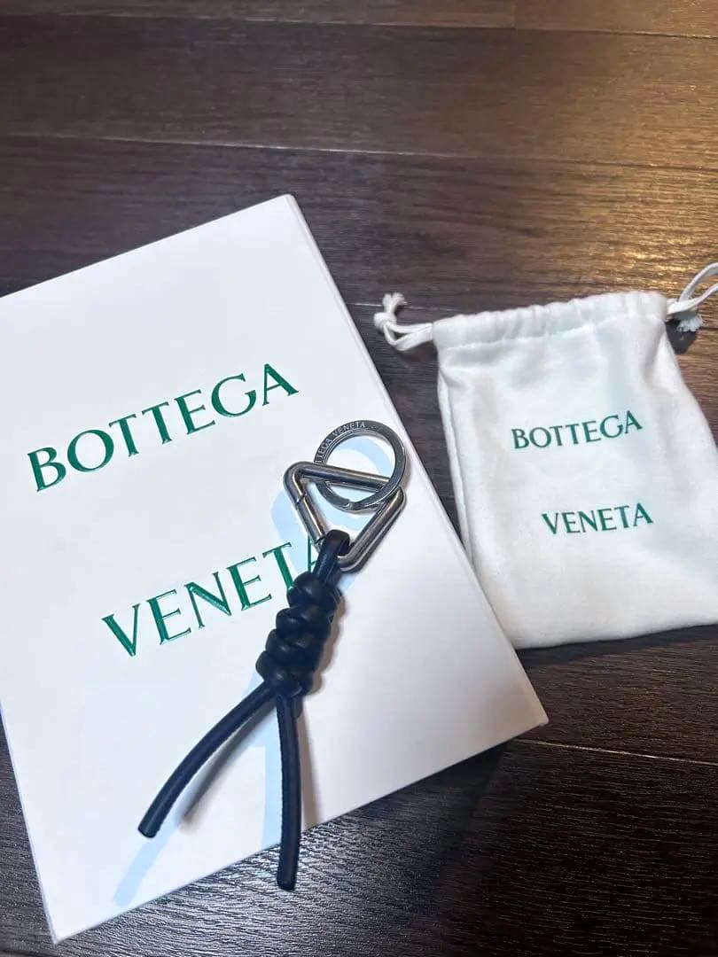未使用品　BOTTEGA VENETA トライアングル キーリング