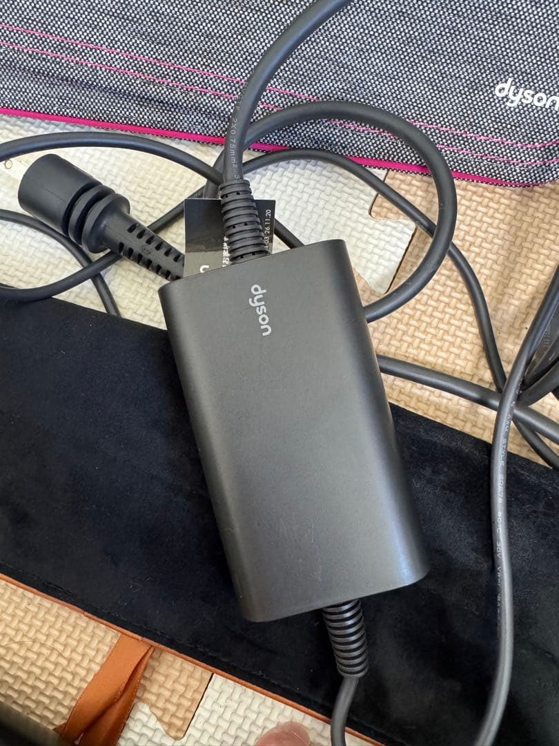 Dyson ストレートヘアアイロン HS07