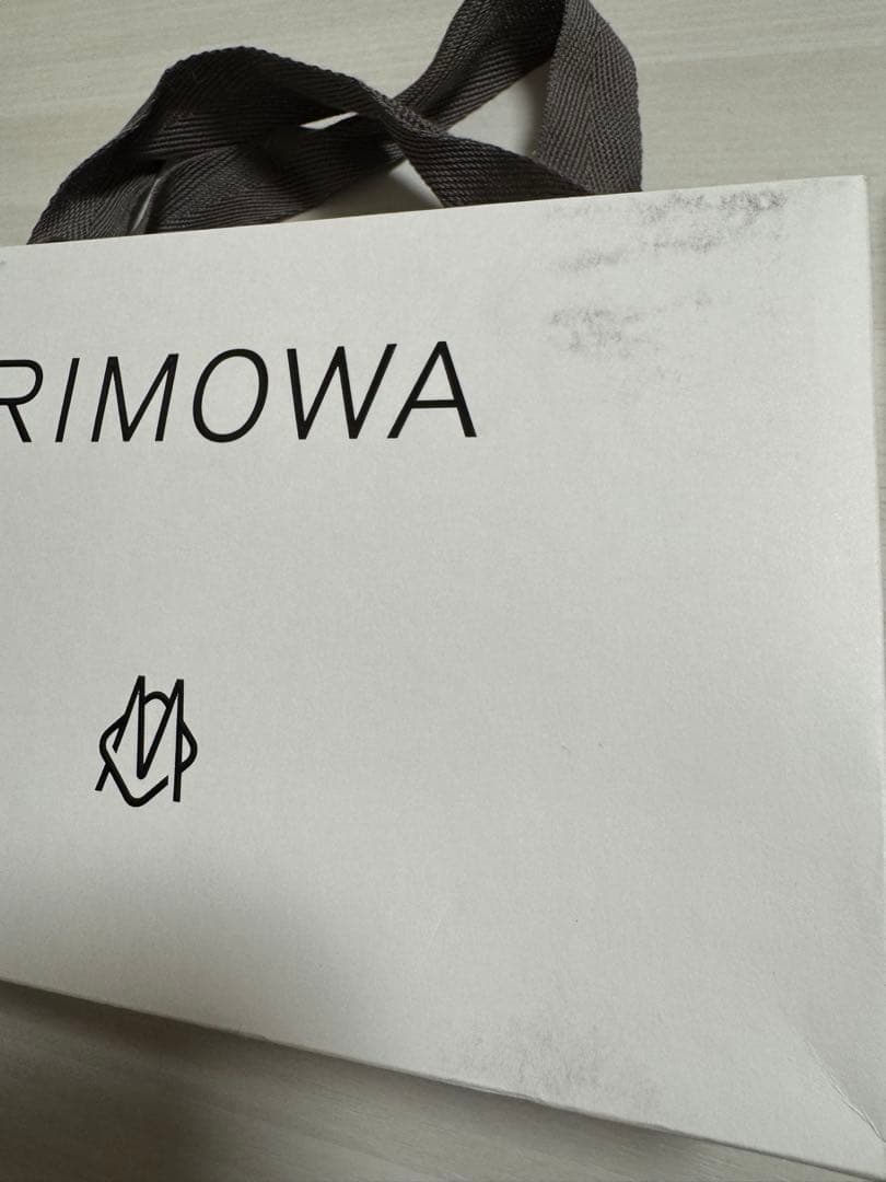 ⭐︎RIMOWA リモワ　イリディセント　iPhone15Pro用ケース　オーロラ