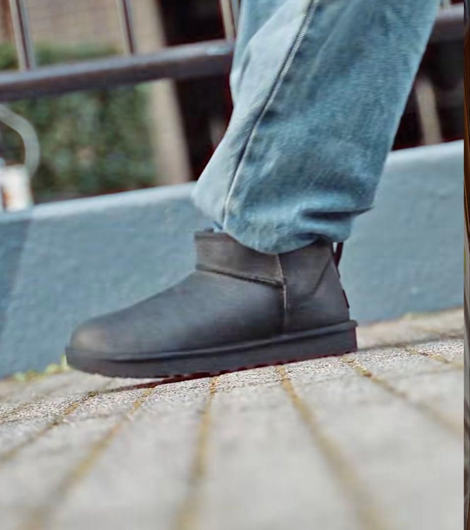 28,600円！完売 新作UGGクラシック ウルトラミニレザー本革
