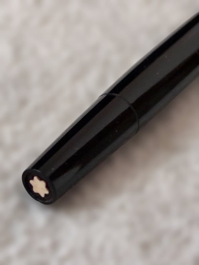 ◾️MONT BLANC モンブラン◾️万年筆◾️黒／金色◾️吸入確認済み◾️