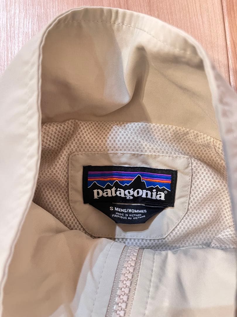 【当日または翌日発送】 パタゴニア バギーズジャケット S ベージュ