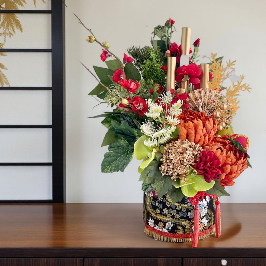 和モダン門松 M｜可憐な花々と竹が奏でる、モカアンドマルシェの迎春アレンジ