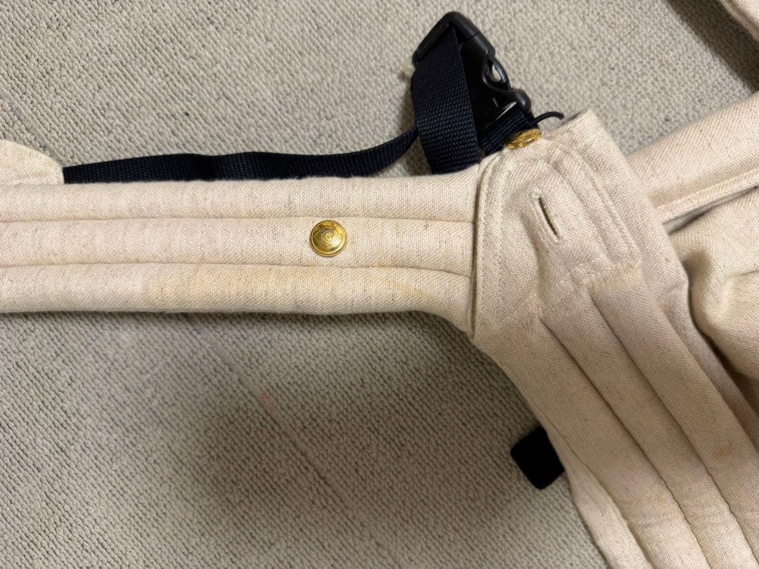 Artipoppe アーティポッペ　抱っこ紐　クリーム色　コットン製