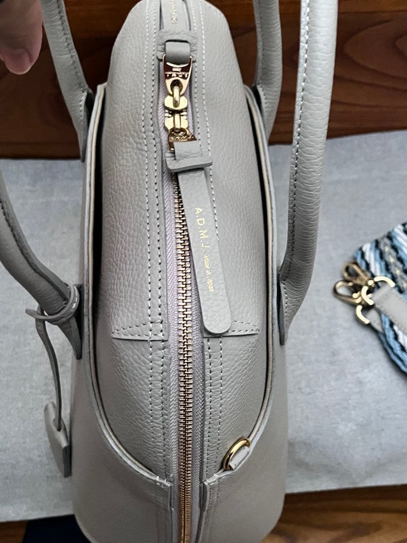 【新品同様美品】ADMJ 牛革シュリンク ラウンドボストンバッグ