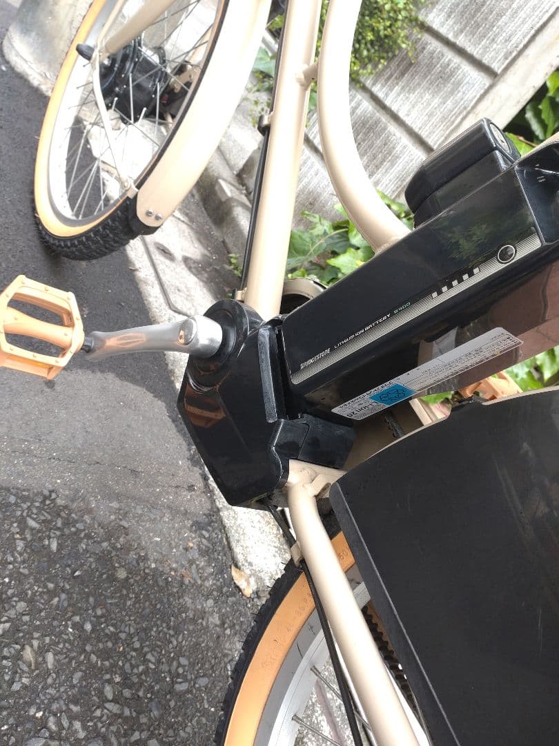 カスタム★配送可★直接引渡可【限定車イルミオILMIO】電動アシスト自転車コンビ