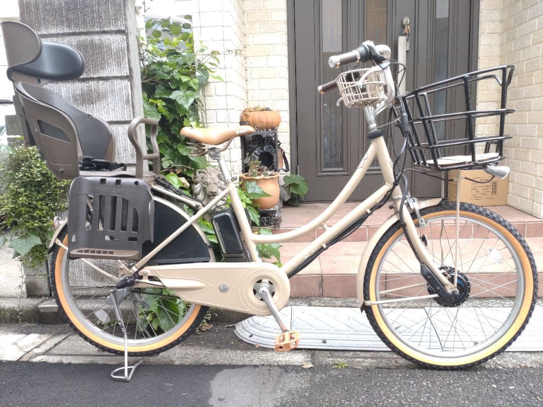 カスタム★配送可★直接引渡可【限定車イルミオILMIO】電動アシスト自転車コンビ