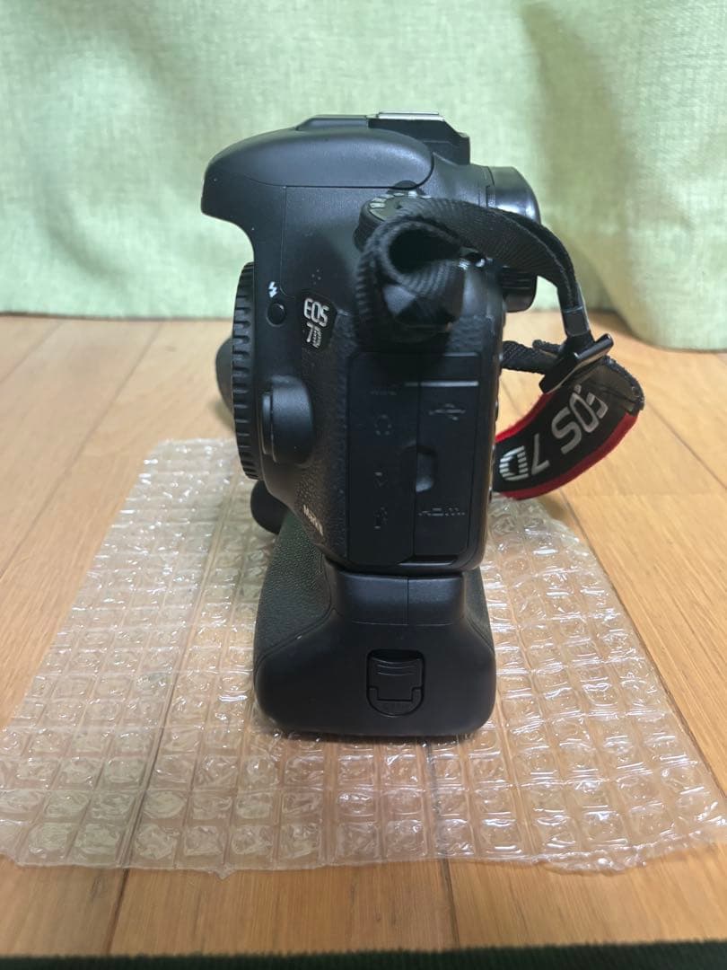 Canon EOS 7D Mark II ボディ CFカード付き 値下げ依頼可