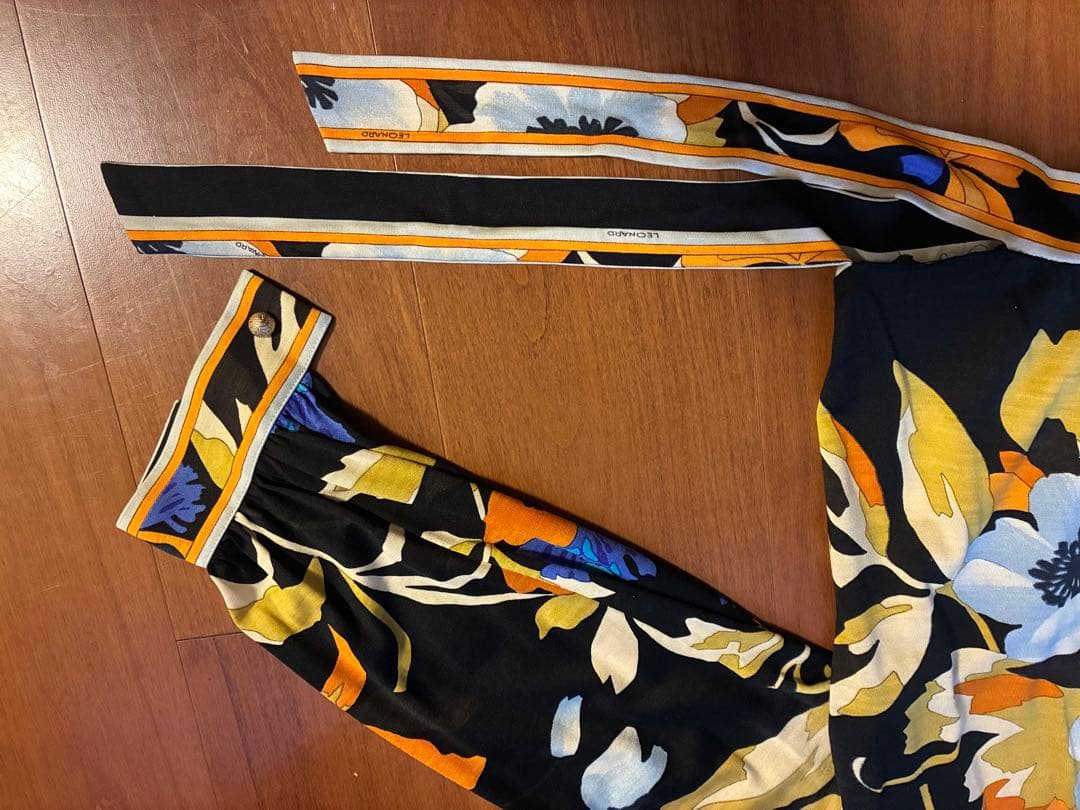 LEONARD 長袖ブラウス 花柄 シルク40% ウール60%