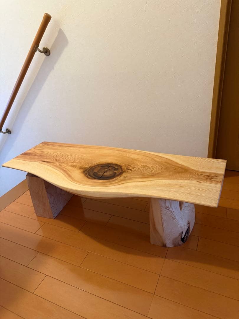 天然杉一枚板でか節カーブテーブル蜜蝋クリーム仕上げ