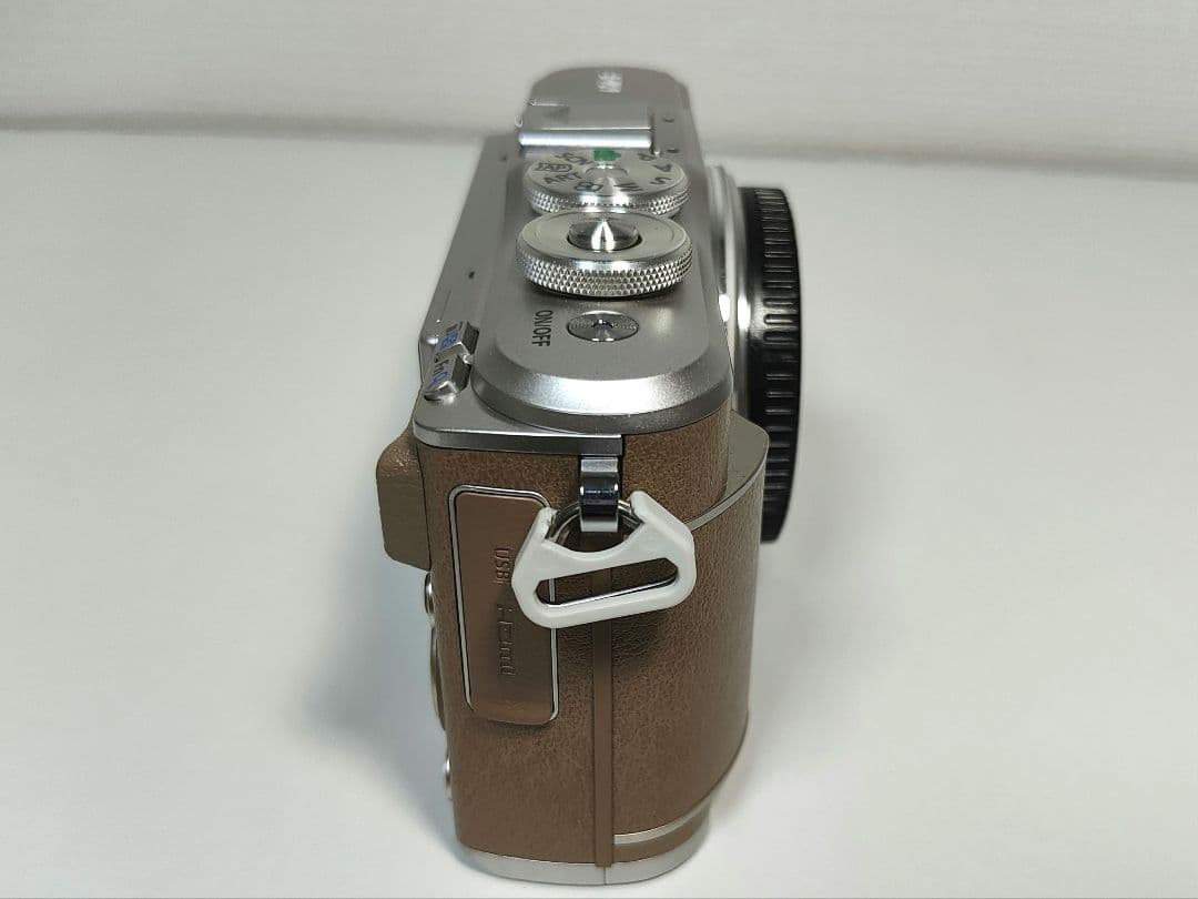 OLYMPUS ミラーレス一眼カメラ PEN E-PL9 ボディー ブラウン
