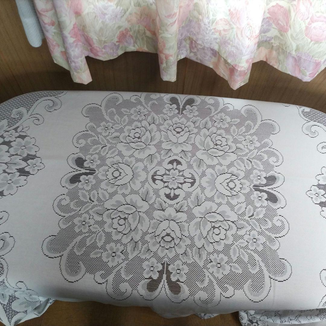 木製楕円形テーブル ガラス窓付き