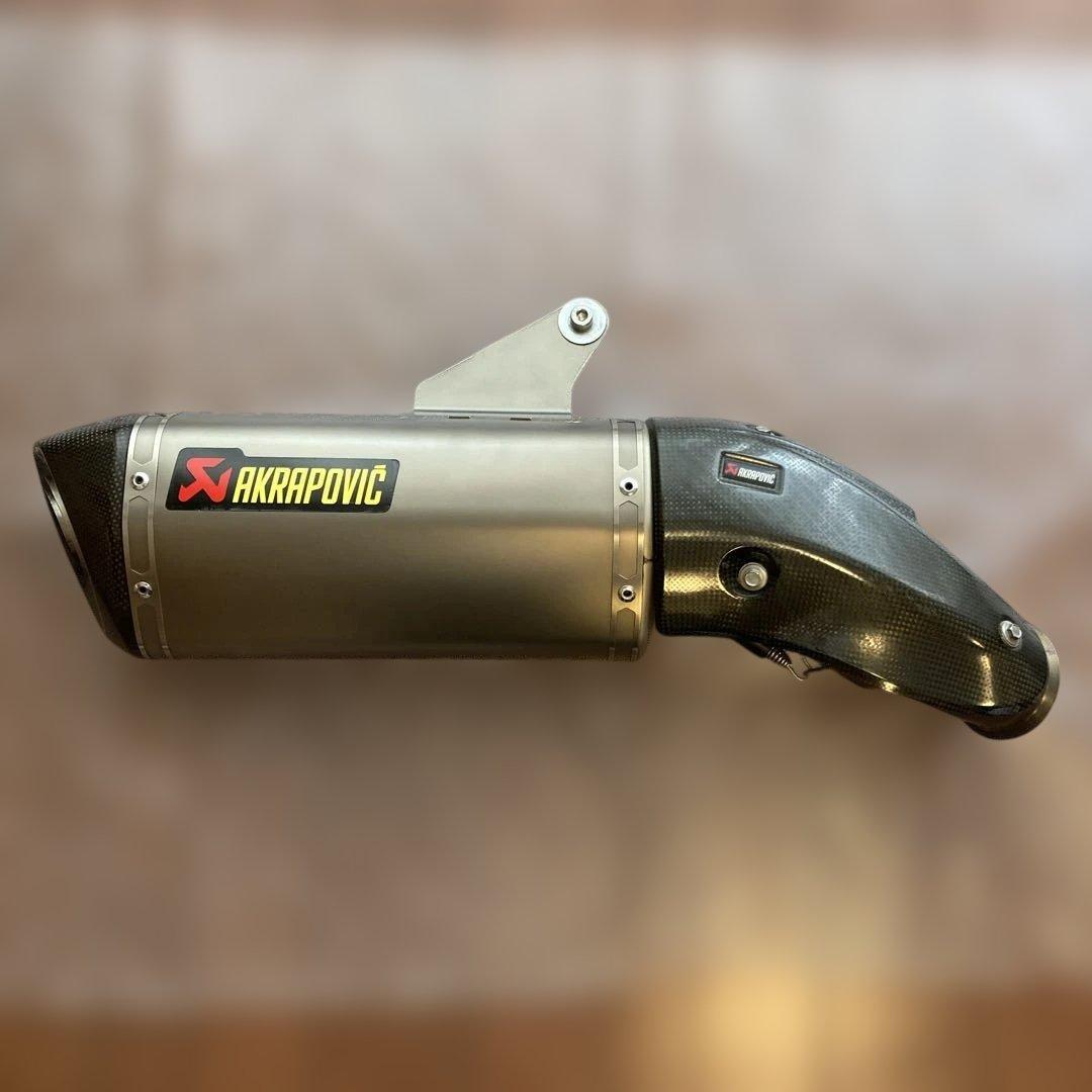 AKRAPOVIC スリップオンLINE／DUCATI Hypermotard