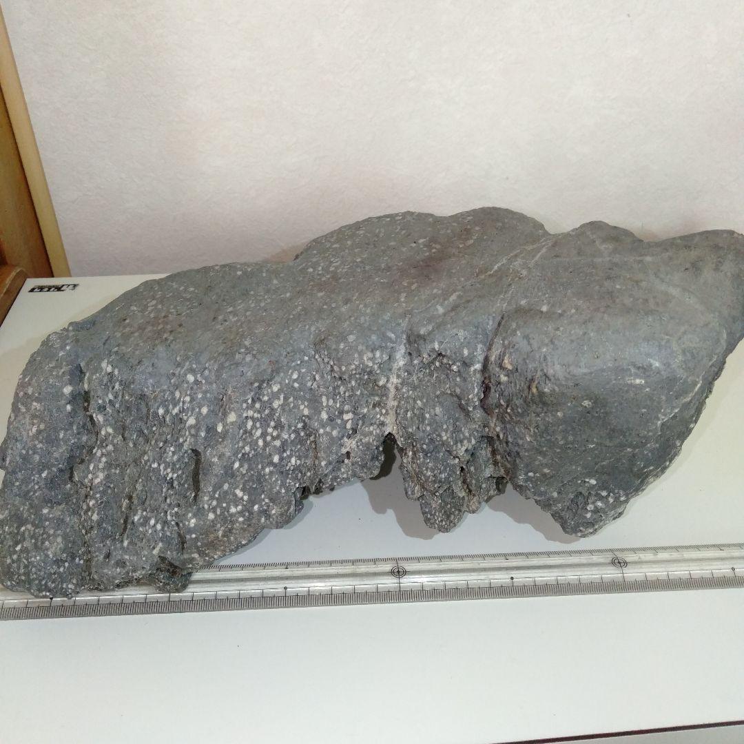 立派な水石　紫壇台付き　大型　１個