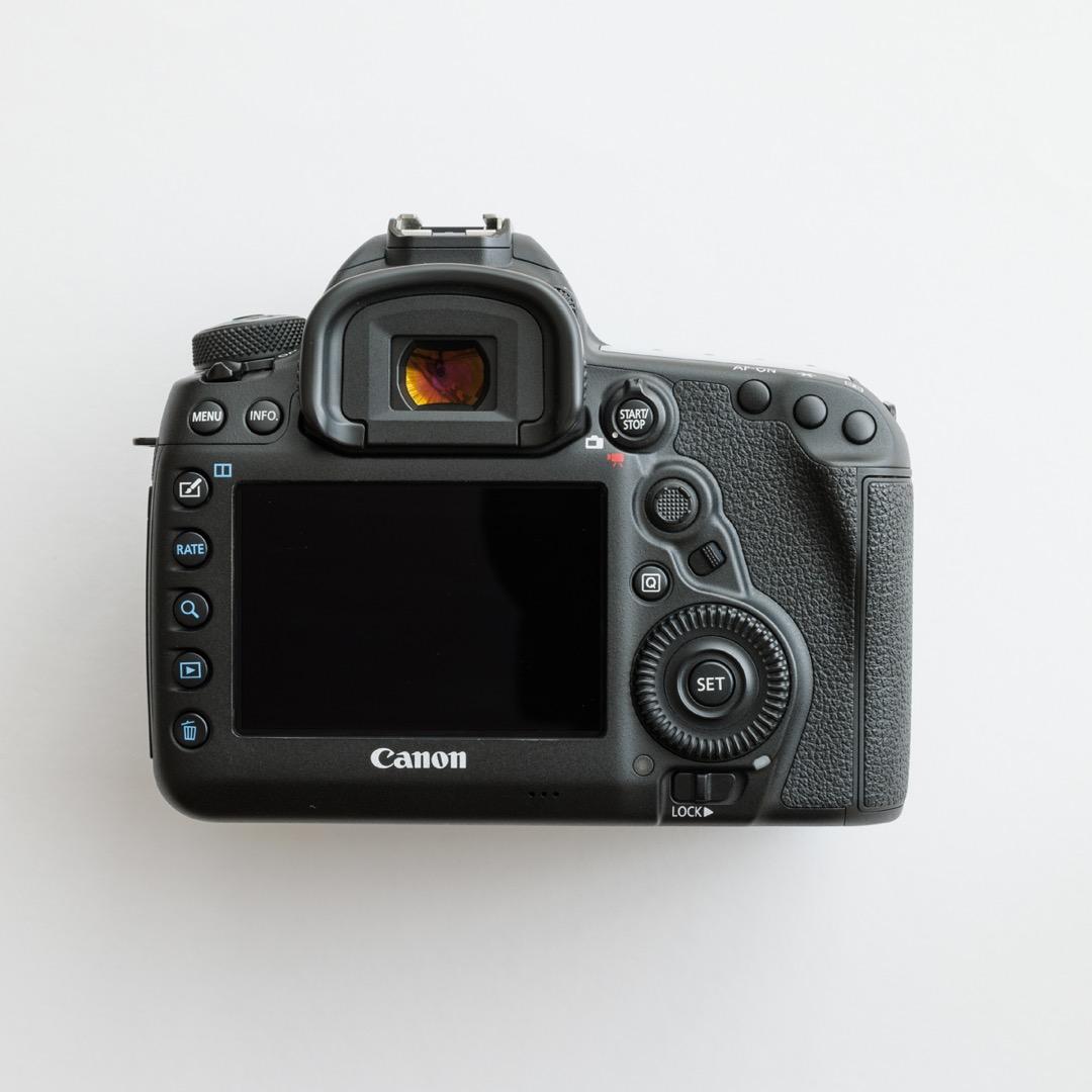 Canon EOS 5D Mark IV + SanDisk CFカード 2枚