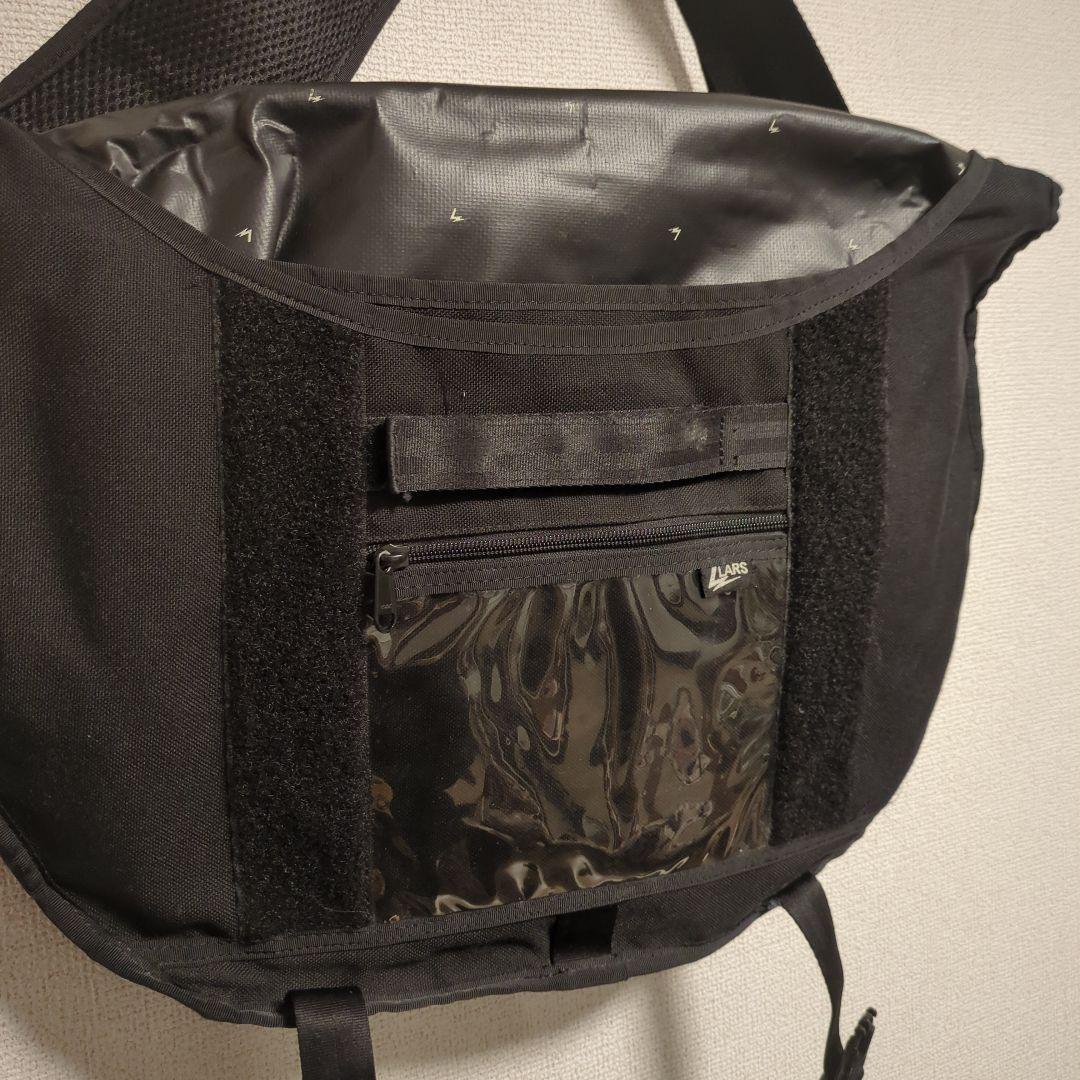 LARS メッセンジャーバッグ ブラック