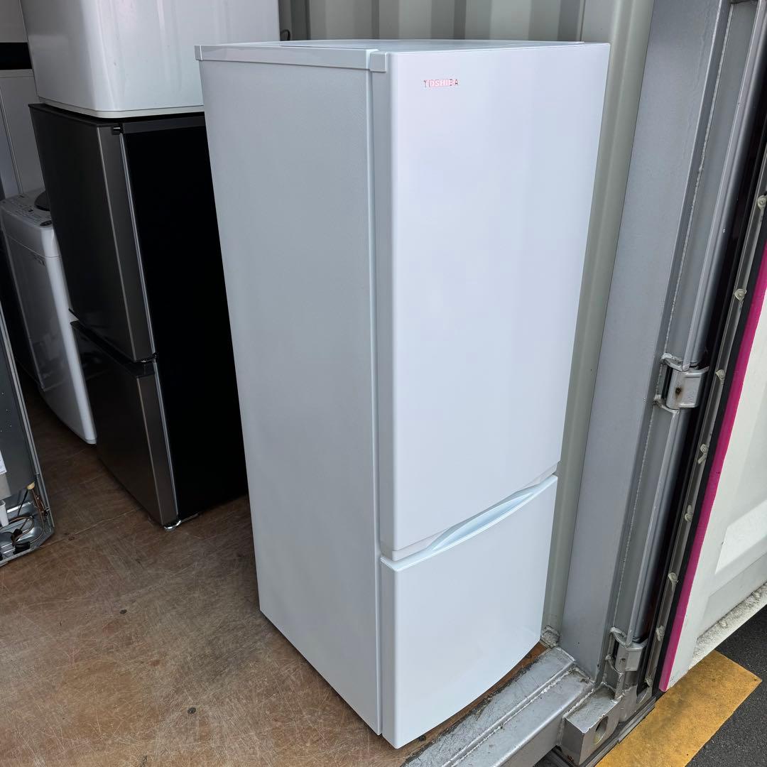 C7438★2022年製美品★東芝　冷蔵庫ホワイト　自動霜取り　一人暮らし　大型