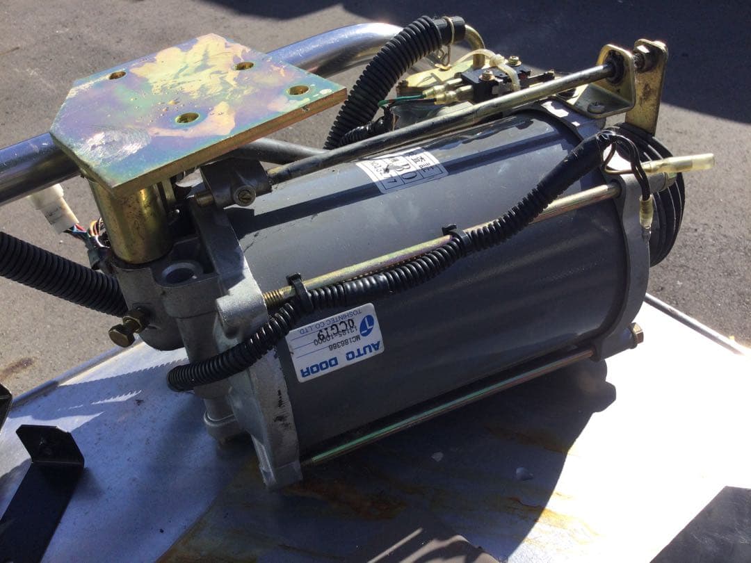 マイクロバス　ローザー　フソウ　部品　自動ドア