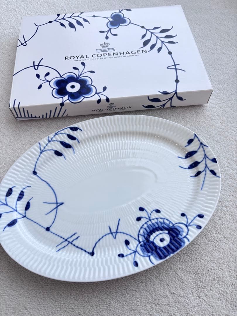   青い花模様の陶磁器皿3枚セット（箱付き）