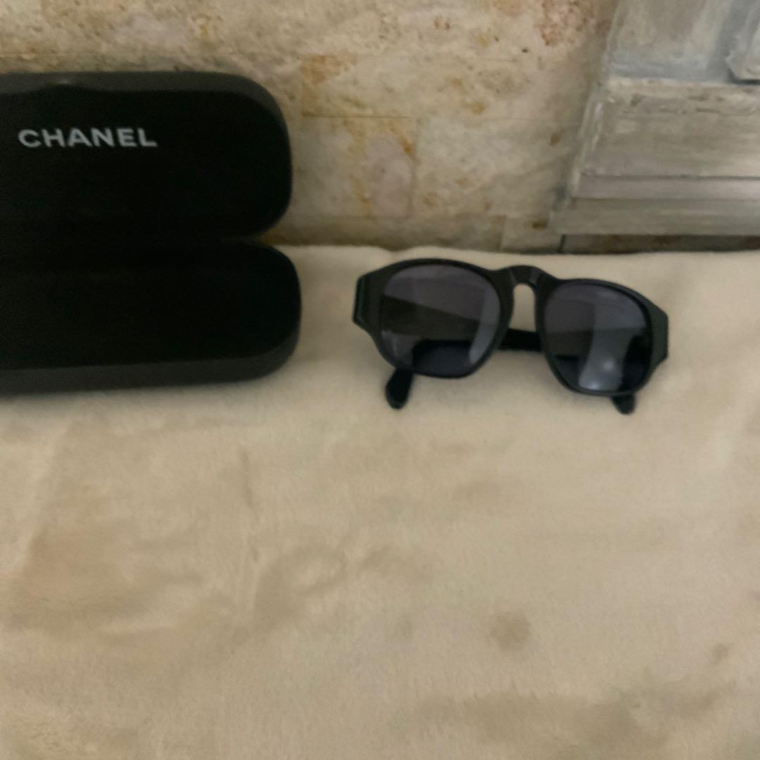CHANEL ブラック サングラス 専用ケース付き