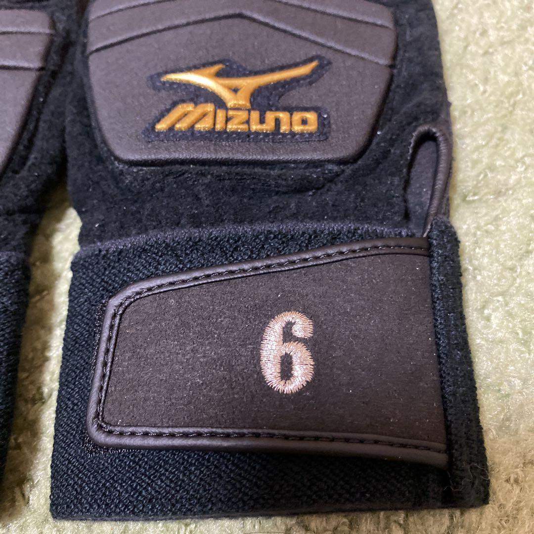 中田　翔　選手　走塁グローブ