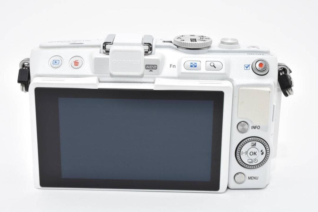 【良品】OLYMPUS PEN Lite E-PL6 【手振れ補正良好】