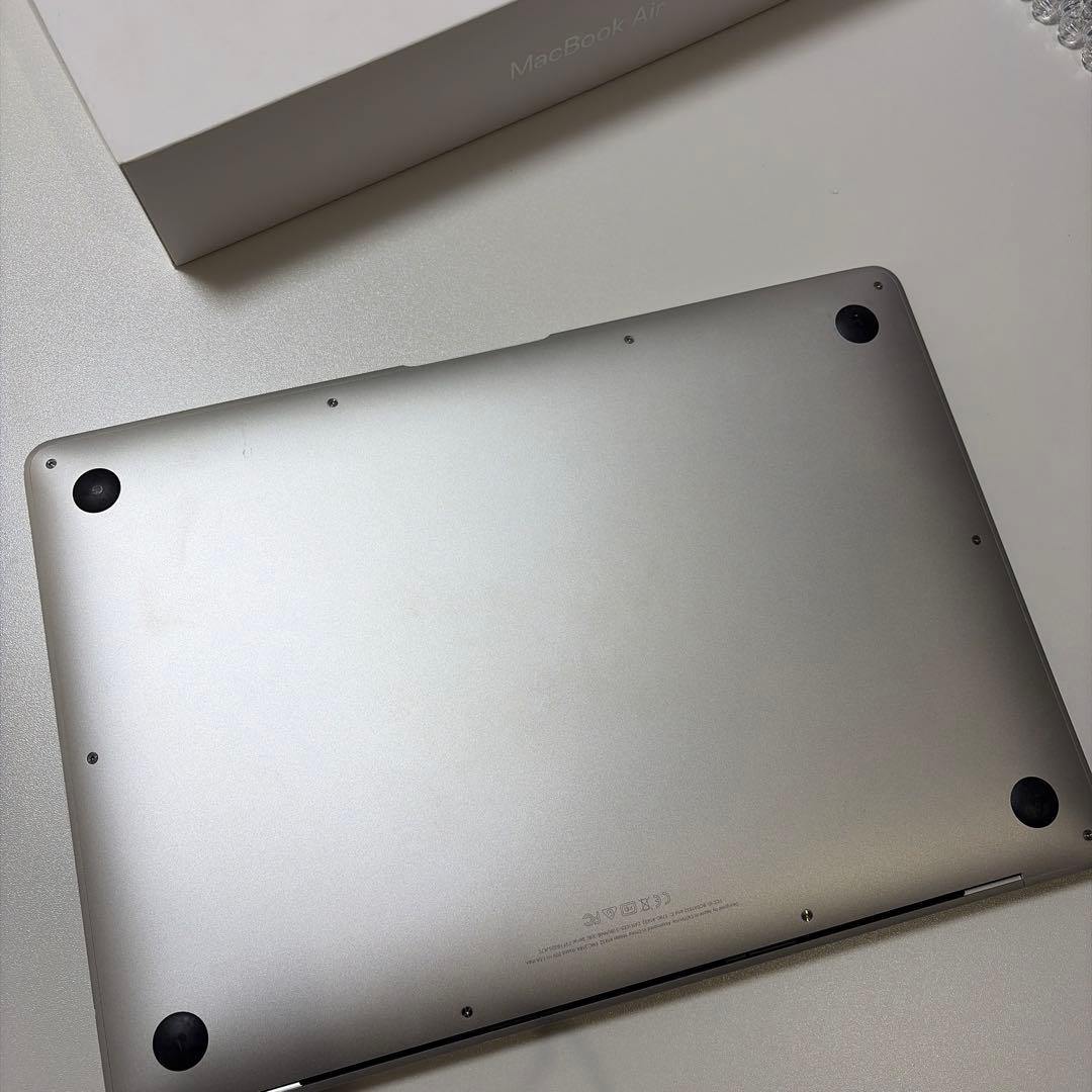 MacBook Air 1.6 GHz デュアルコアIntel Core i5