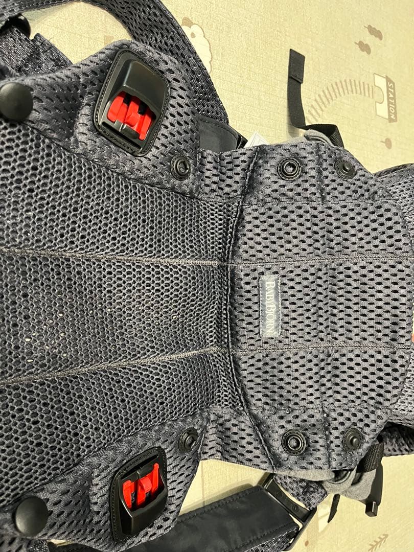 【値引き中】BABYBJORN 抱っこ紐 グレー　ハーモニー