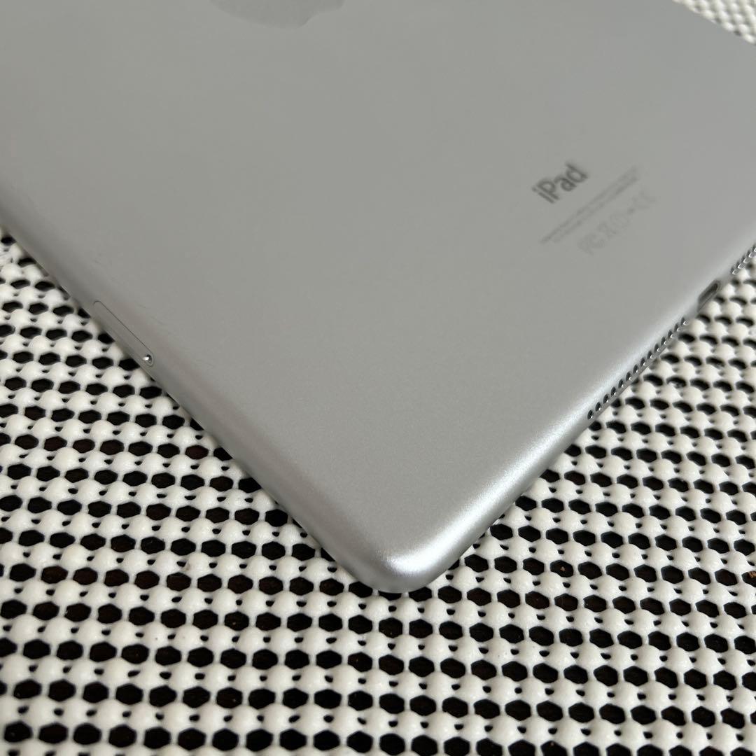 68【早い者勝ち】電池最良好☆iPad Air2 第2世代 16GB au☆