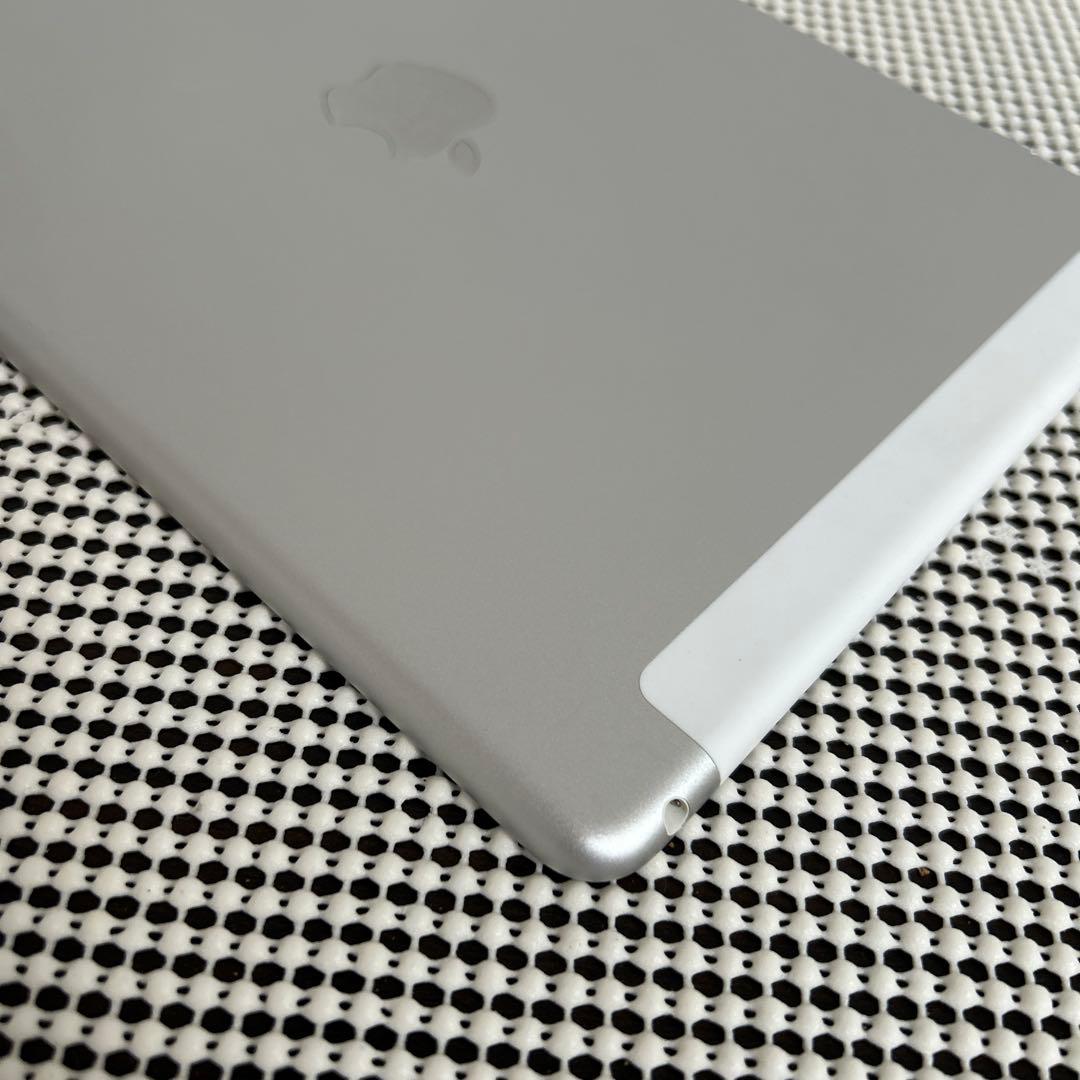 68【早い者勝ち】電池最良好☆iPad Air2 第2世代 16GB au☆