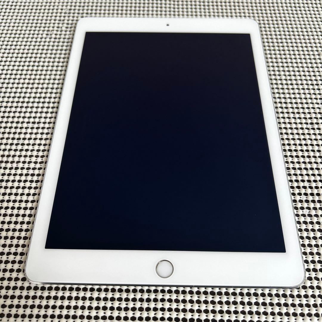 68【早い者勝ち】電池最良好☆iPad Air2 第2世代 16GB au☆