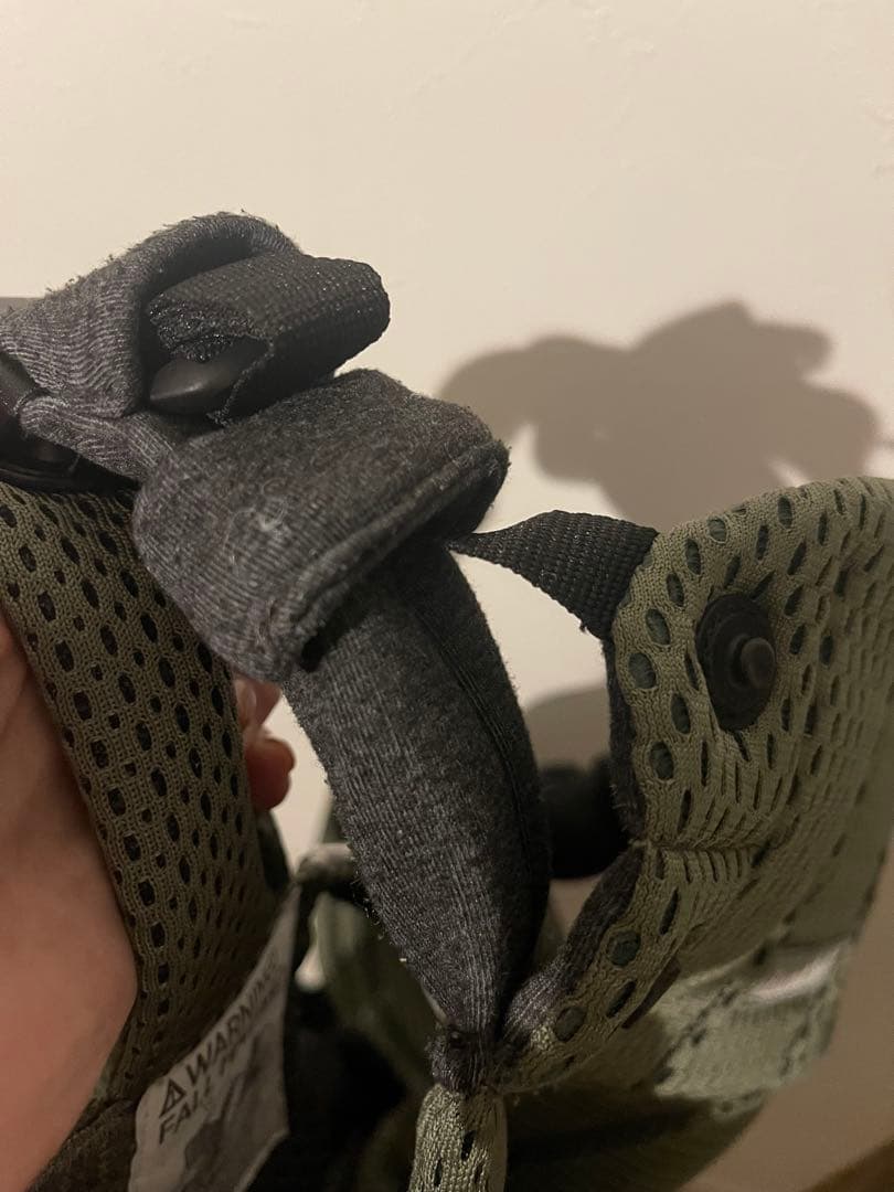 BABYBJÖRN ハーモニー　抱っこひも カーキ メッシュ　ベビービョルン