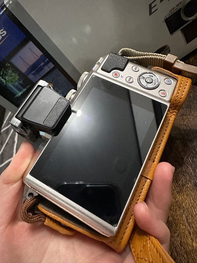 美品OLYMPUS PEN Lite E-PL7 EZレンズキット ブラック