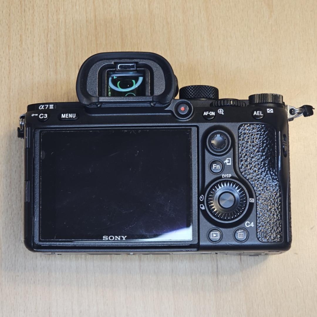 [シャッター数 339回] SONY α7III（ILCE-7M3）[ボディ]