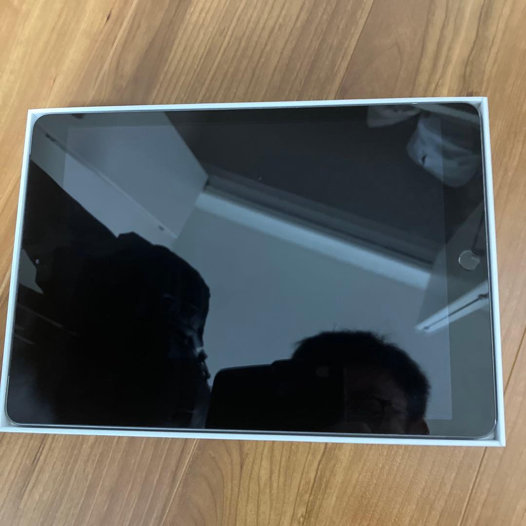 【作動確認済】iPad第7世代 本体&箱&説明書&充電付
