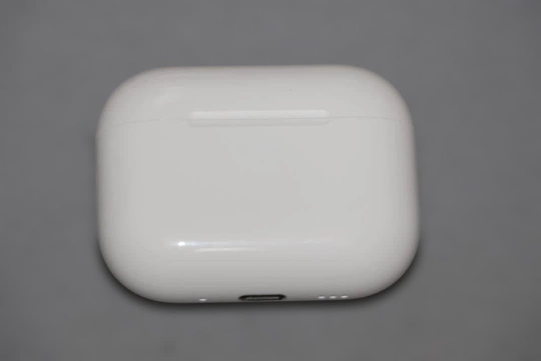 AirPods Pro 3 充電ケース付き