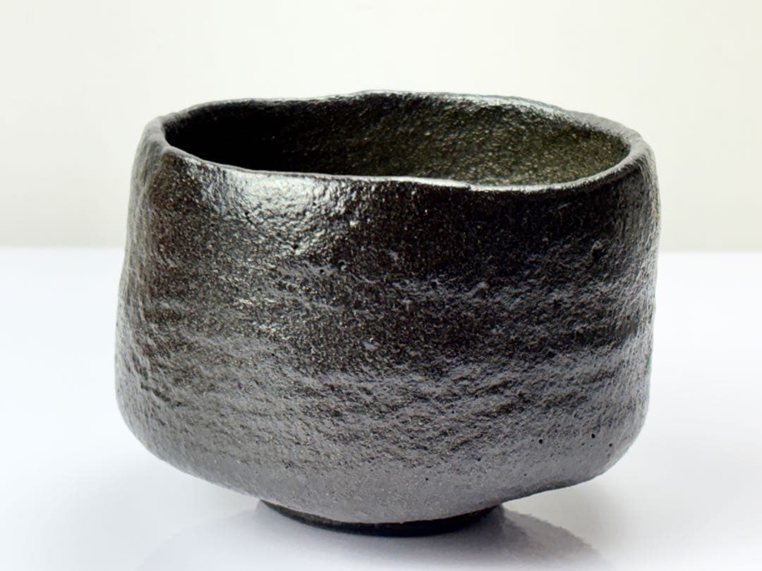 楽焼【佐々木昭楽】造 長次郎写 かせ釉 黒楽茶碗 共箱共布栞付R811172