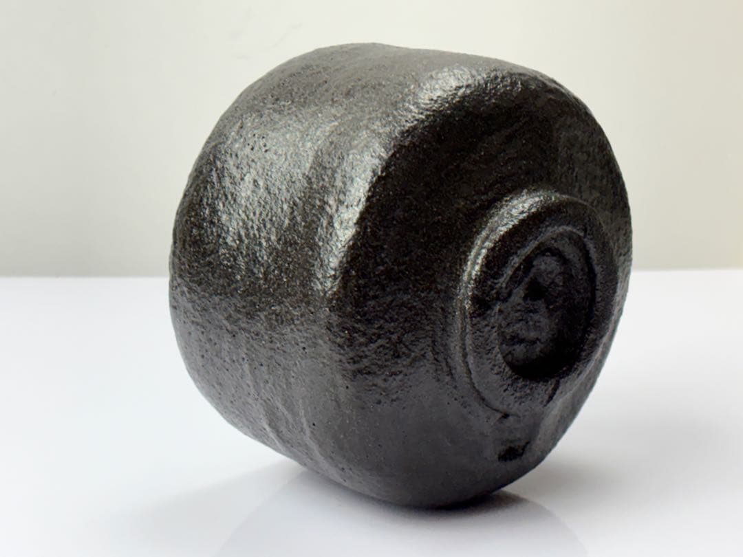 楽焼【佐々木昭楽】造 長次郎写 かせ釉 黒楽茶碗 共箱共布栞付R811172