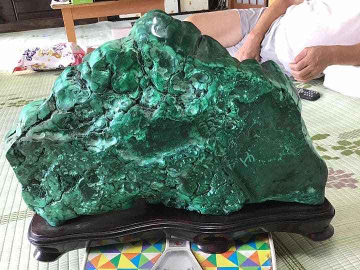 巨大孔雀石マラカイト　　台付