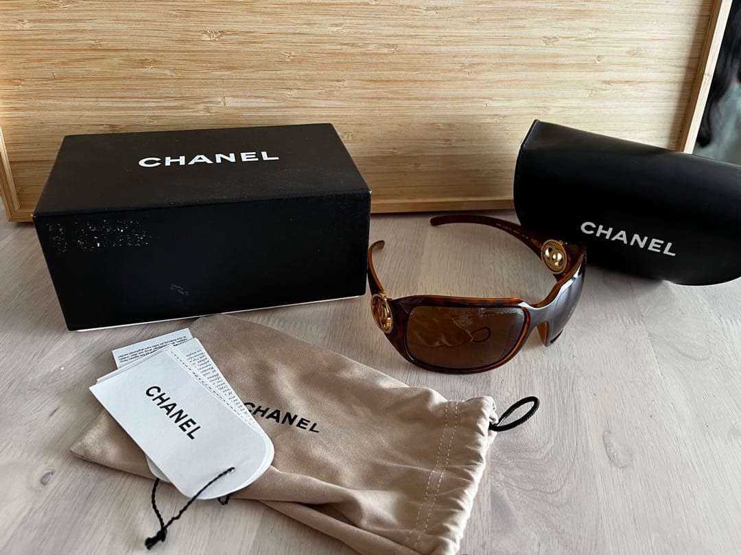 CHANEL ブラウン サングラス