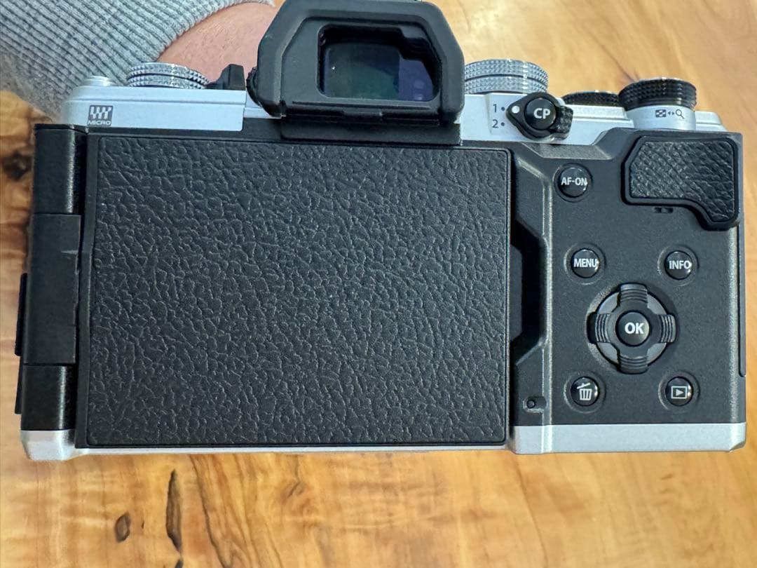 デジタルカメラ OM SYSTEM OM-3