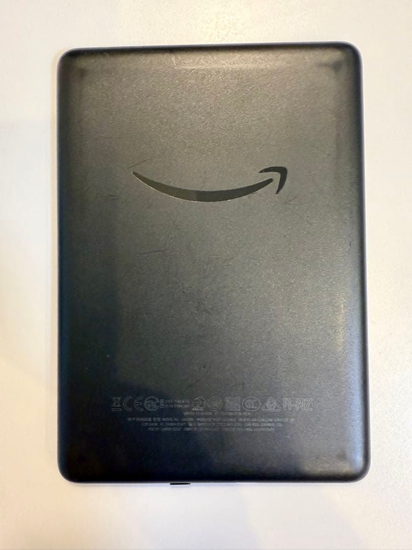 Kindle 第10世代 本体 4GB ホワイト、ブラック2台セット 広告つき