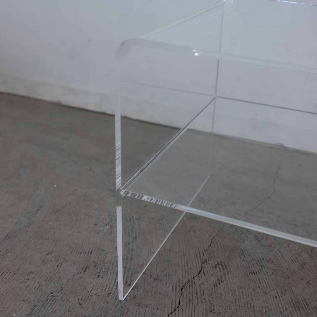アクリル製　テーブル 透明
