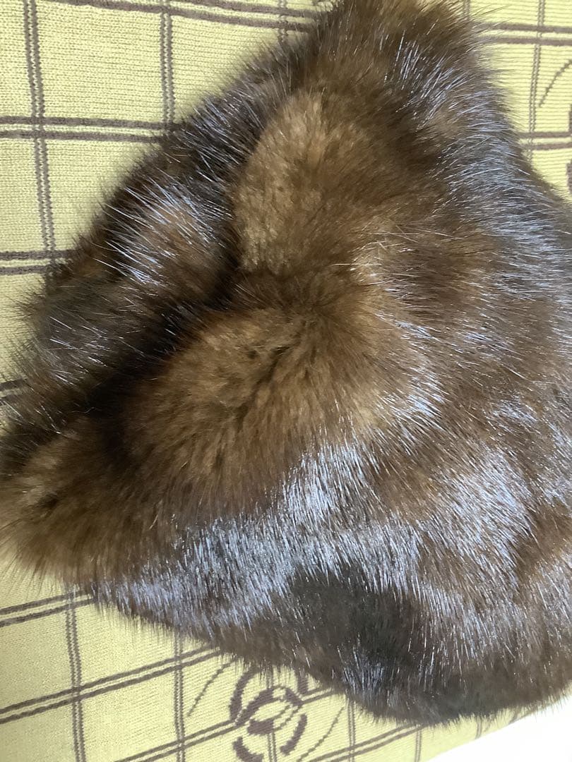 まるちーず様♪マロンミンク　柔らかでツヤツヤ　スヌード　白地のミンク付き手袋