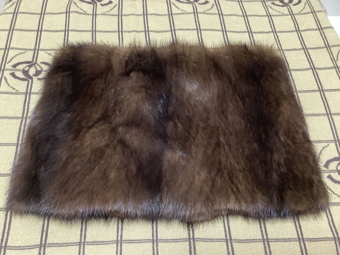 まるちーず様♪マロンミンク　柔らかでツヤツヤ　スヌード　白地のミンク付き手袋