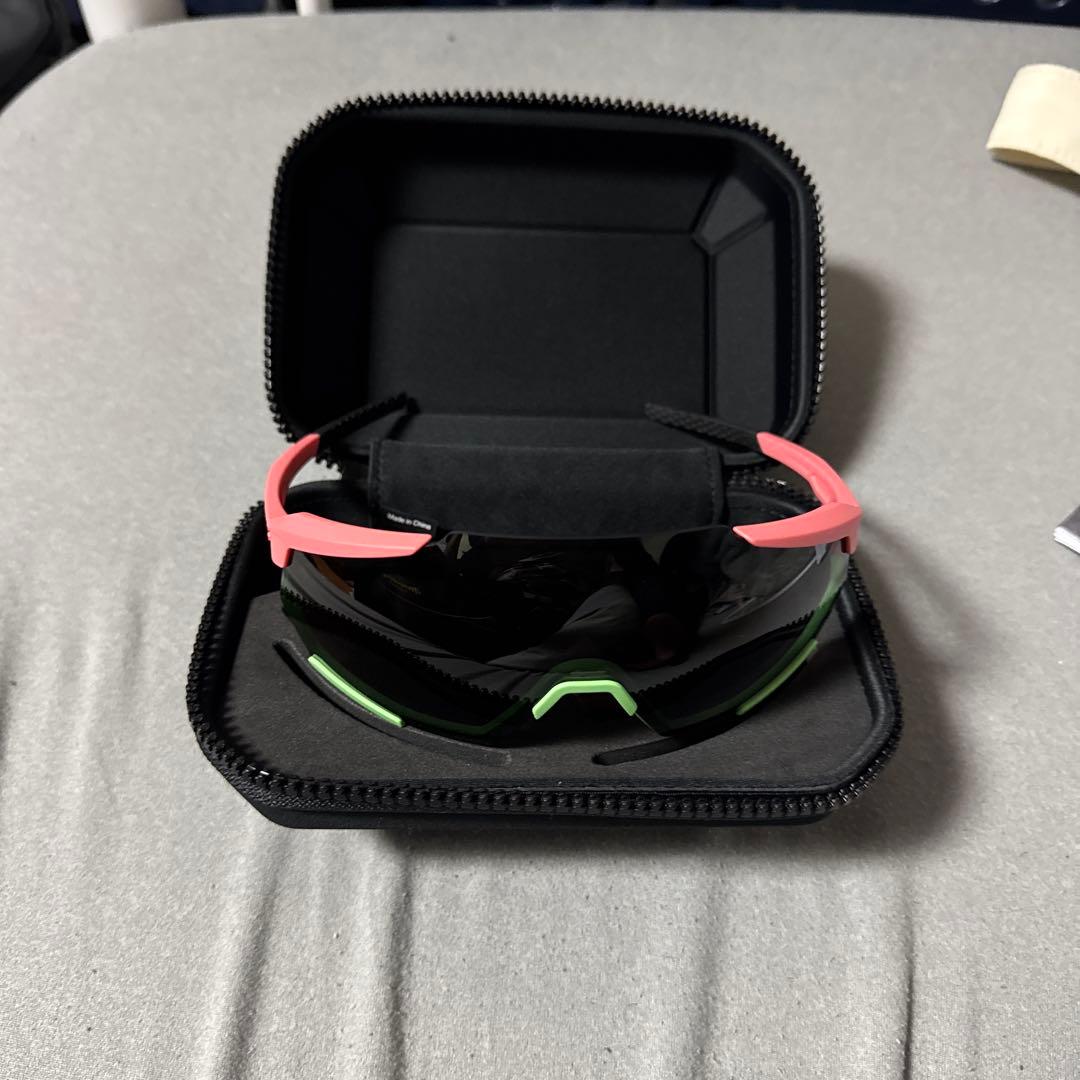 100% スポーツサングラス ピンク/ブラック