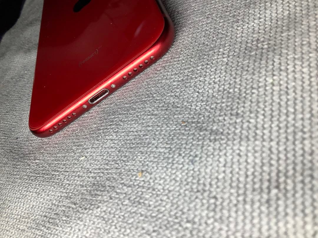 Apple iPhone SE (第3世代) 赤