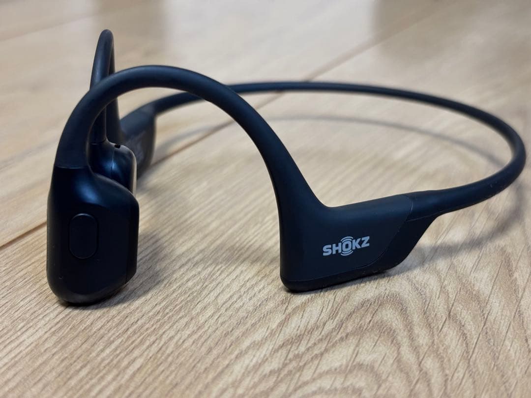 SHOKZ OpenRun(青), OpenRun pro(黒) 骨伝導イヤホン
